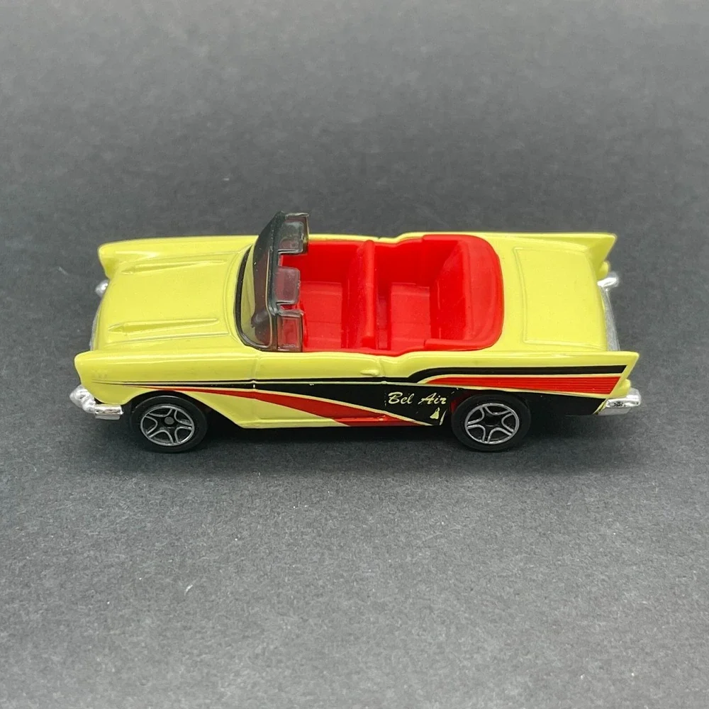 Matchbox 1957 '57 Chevrolet Chevy Bel Air Convertible Car Yellow Diecast 1/66‎